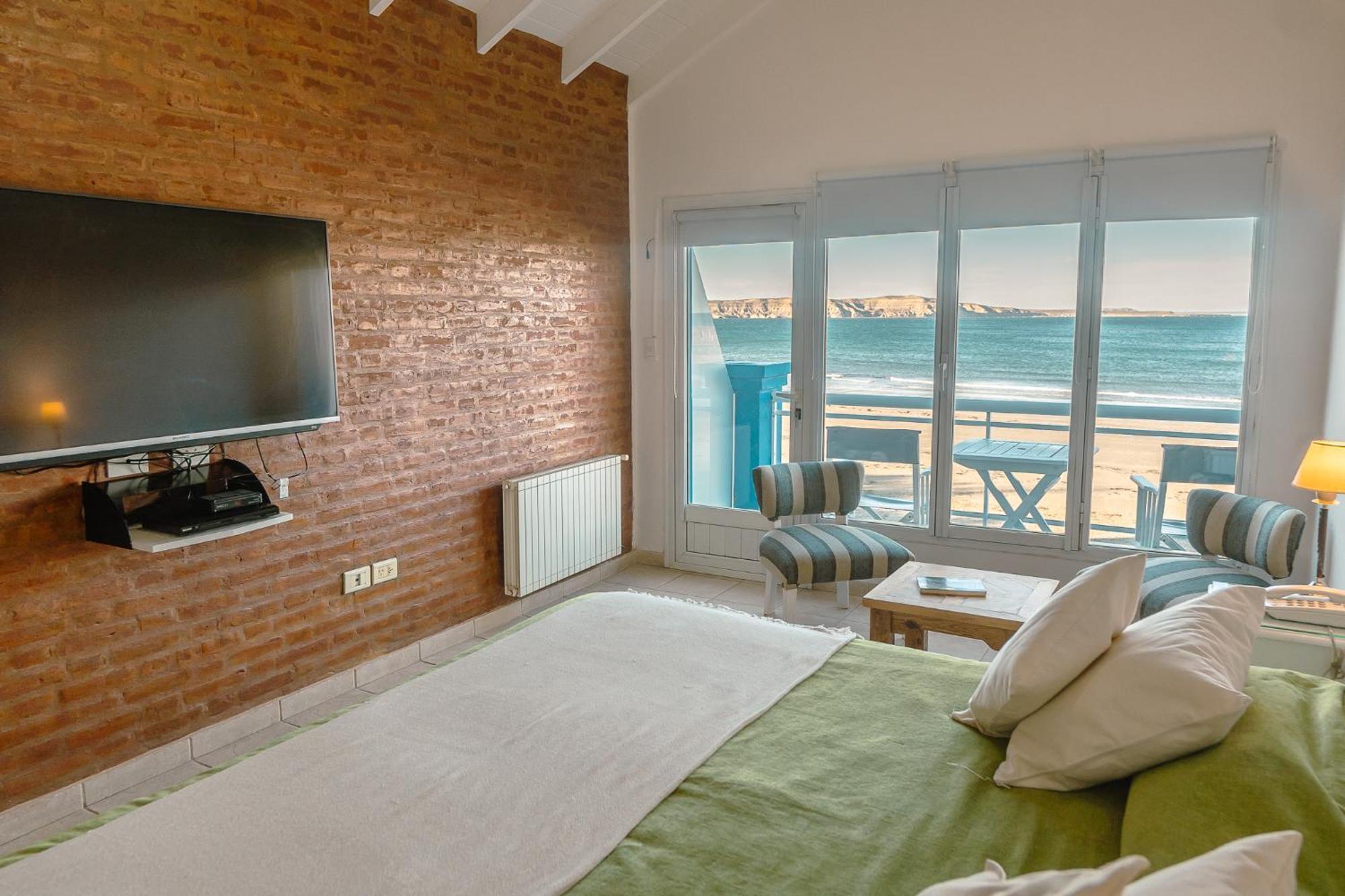Rayentray Las Restingas Hotel De Mar Puerto Pirámides Екстериор снимка