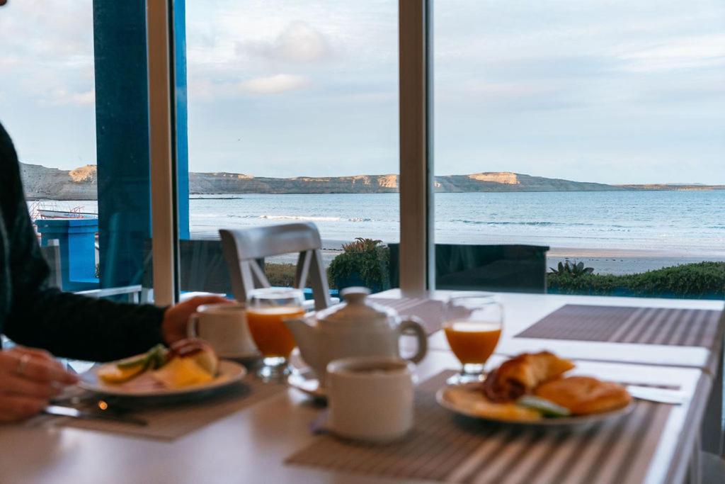 Rayentray Las Restingas Hotel De Mar Puerto Pirámides Екстериор снимка