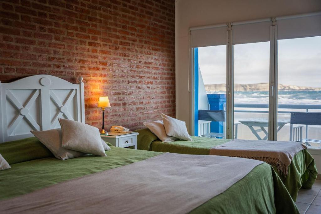 Rayentray Las Restingas Hotel De Mar Puerto Pirámides Екстериор снимка