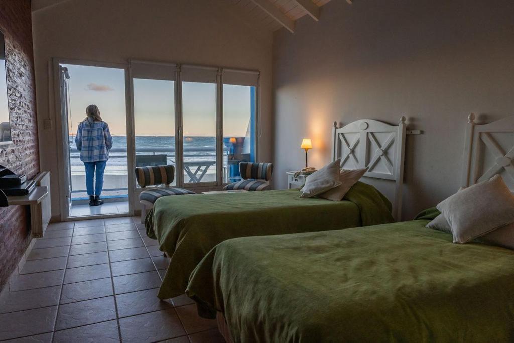 Rayentray Las Restingas Hotel De Mar Puerto Pirámides Екстериор снимка