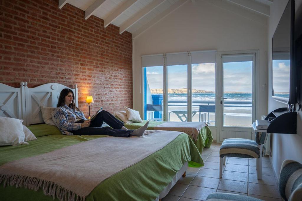 Rayentray Las Restingas Hotel De Mar Puerto Pirámides Екстериор снимка